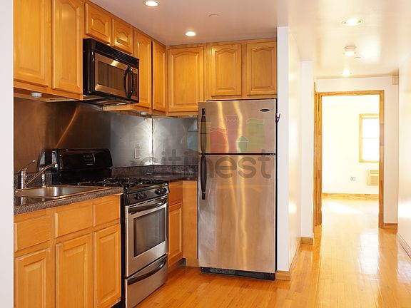 2nd image of 270 12th St #Duplex