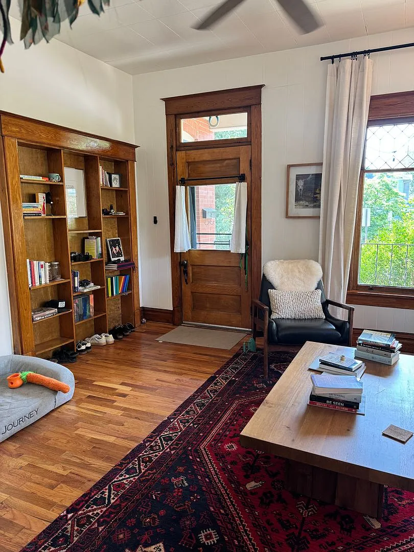 Sunny Whittier Neighborhood 1Bd+ in Victorian Triplex Near Pearl Street — Photo 3