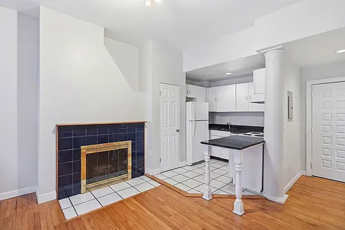 18 Symphony Rd #2B Photo 1