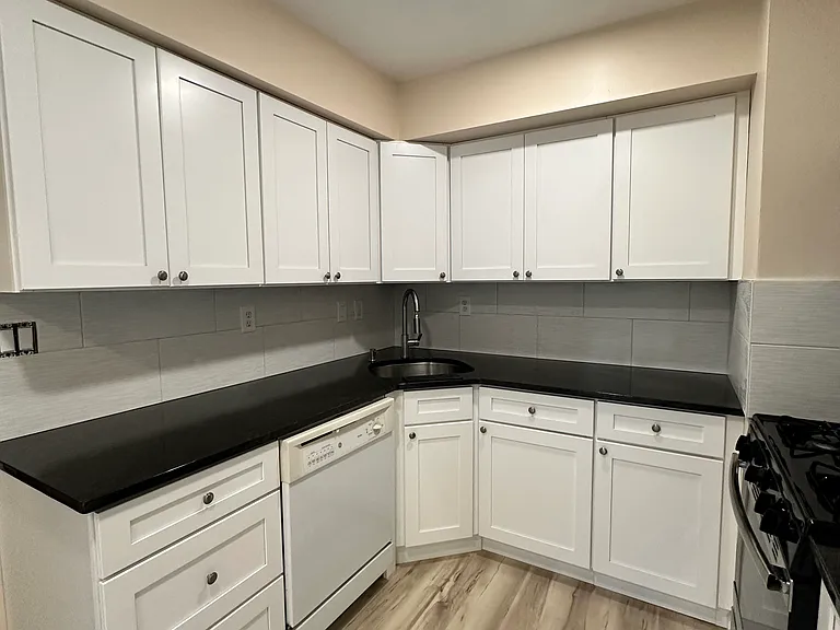 2 Churchill Cir — Photo 7