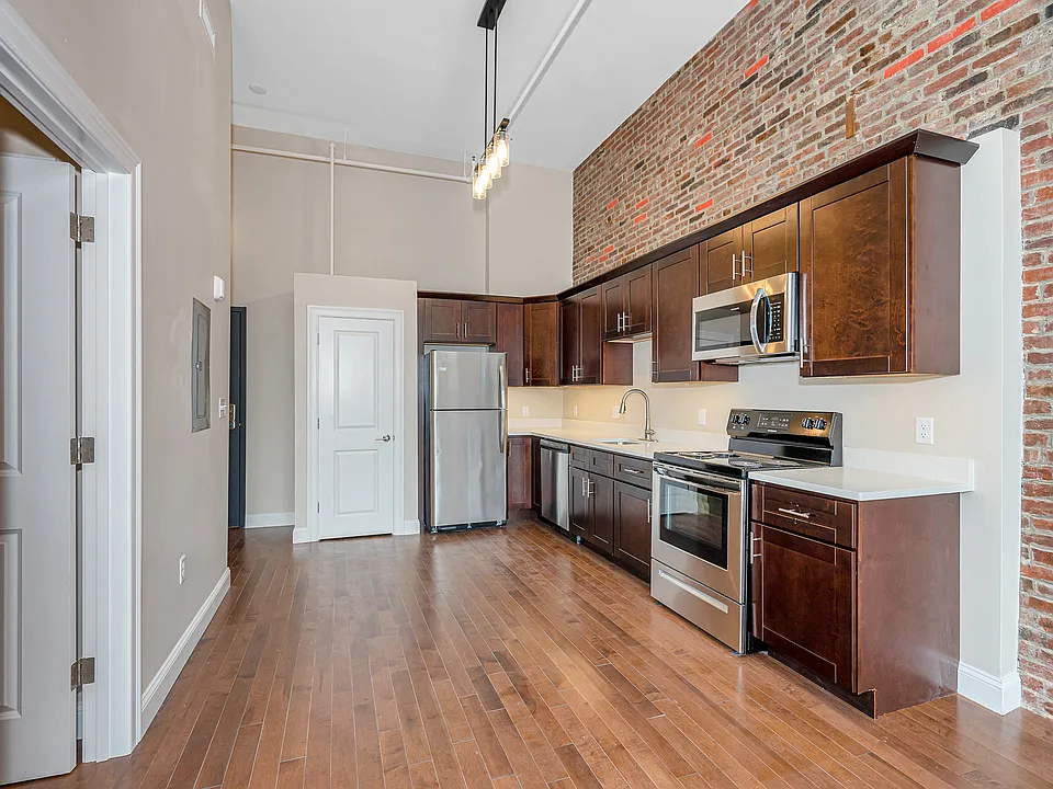 231 Central St