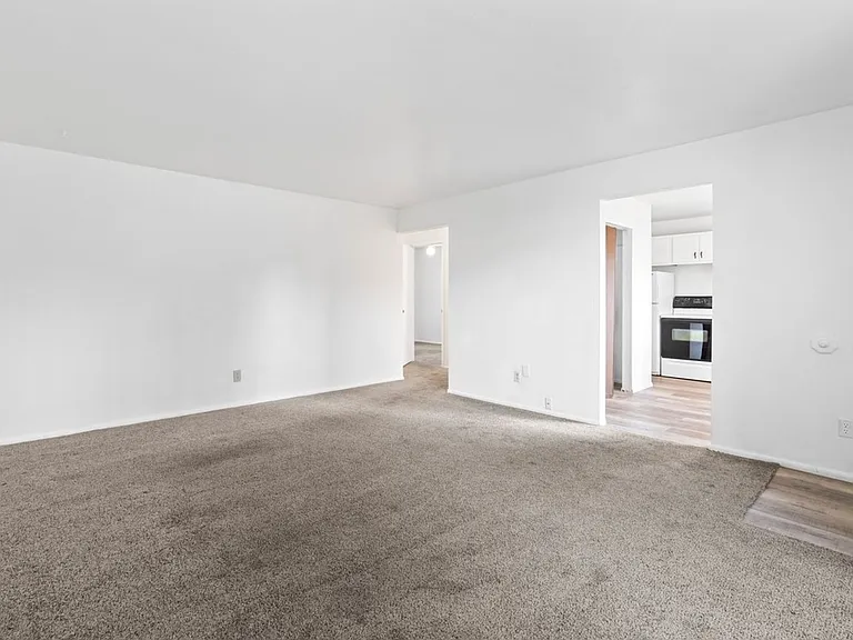 Westview Apartments — Photo 14