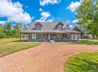 3160 Castle Dr, Sulphur, LA 70665