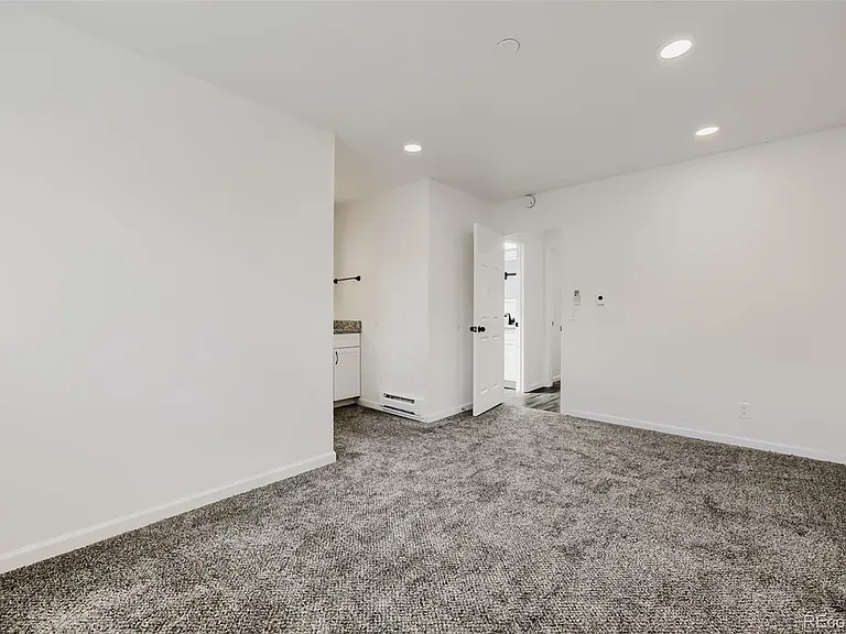1190 Poplar Ave — Photo 13