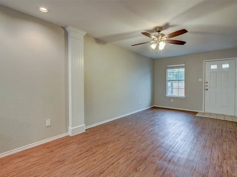 202 S College St #5 — Photo 11