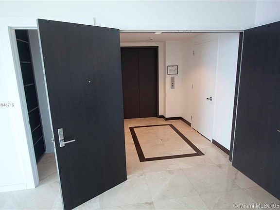 2nd image of 900 Biscayne Blvd APT 5502