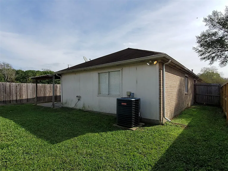 1413 Bridle Path — Photo 26