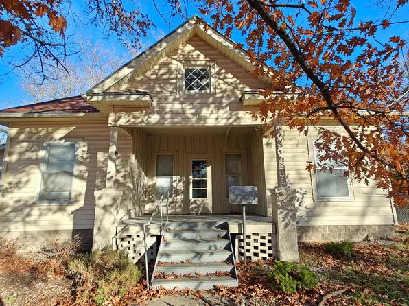 716 N Ash St, Newton, KS 67114