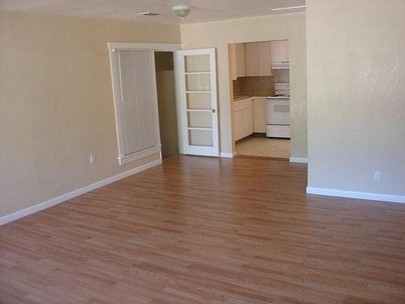 4th image of 4010 52nd Ave N