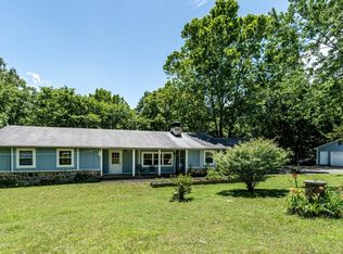 750 E Pinnacles Rd, Sturgeon, MO 65284