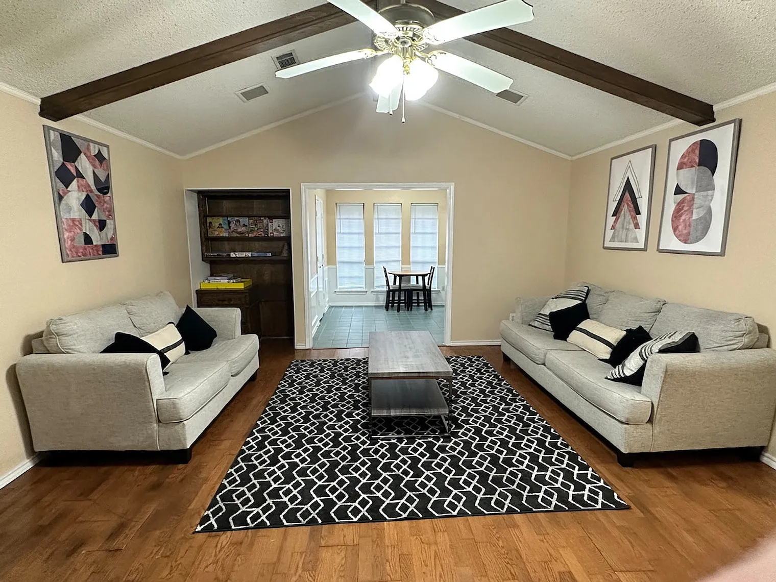 3 bed, 2.0 bath, $9,236 — Photo 2
