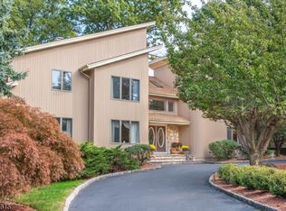 17 Carmella Ct, Cedar Grove, NJ 07009