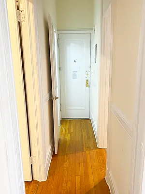 Rented by Waverly Realty Associates | media 32