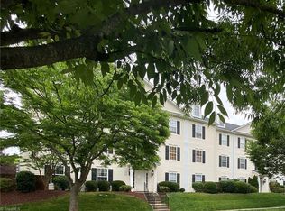 2302 McConnell Dr, Kernersville, NC 27284