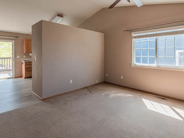 4060 Florence Dr — Photo 9
