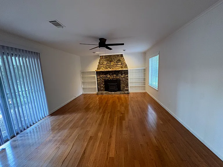 2620 N Taylor St — Photo 7