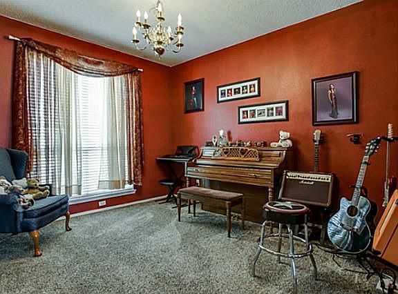 5th image of 3301 Lochwood Dr