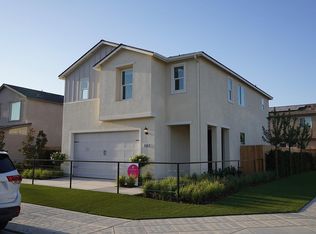 6292 E Riesling Dr, Fresno, CA 93727
