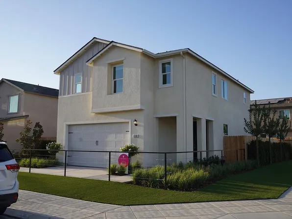 6319 E Riesling Dr, Fresno, CA 93727