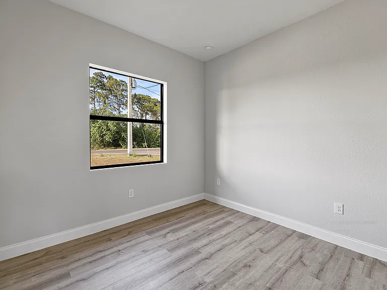 4701 Leonard Blvd S — Photo 17