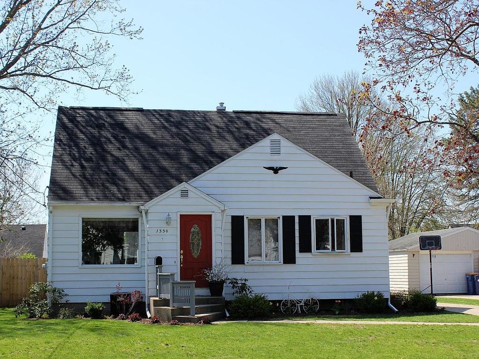 1st image of 1330 Kelsey St NE