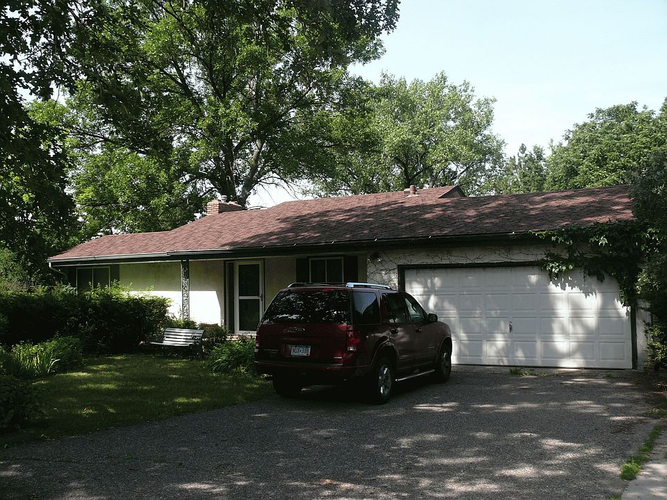 Drive way includes extra parking spots
