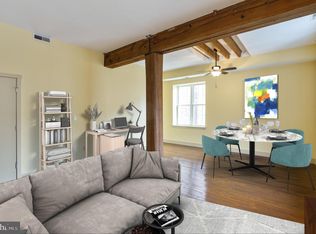 8 Letitia St #303, Philadelphia, PA 19106