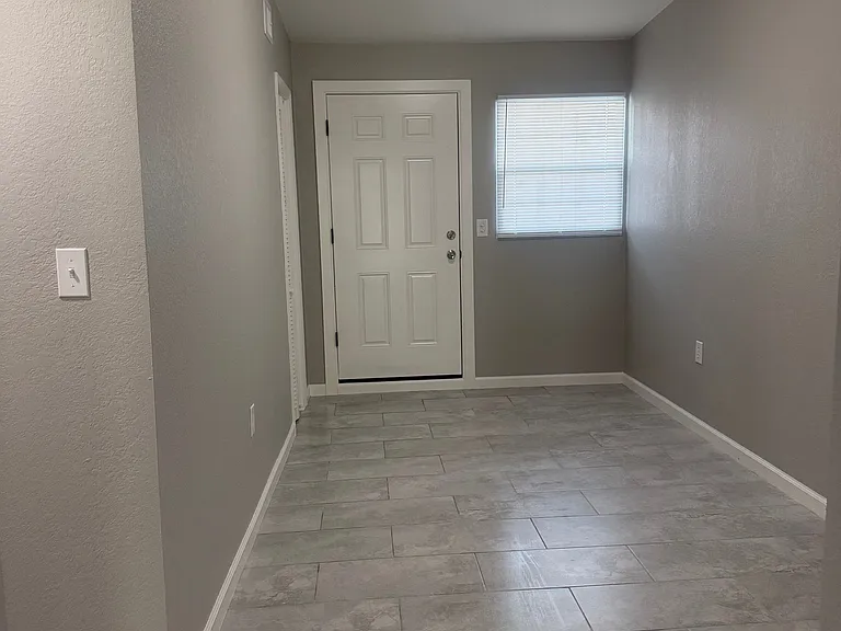 3040 Fletcher Ave — Photo 2