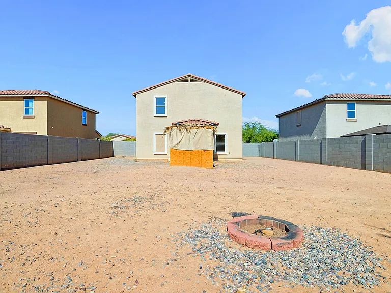 1748 N Logan Ln — Photo 30