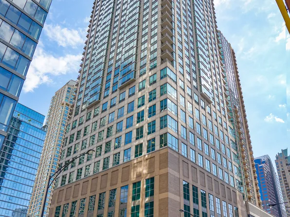 2 E Erie St APT 1214, Chicago, IL 60611