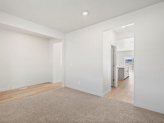 Front Flex Room
