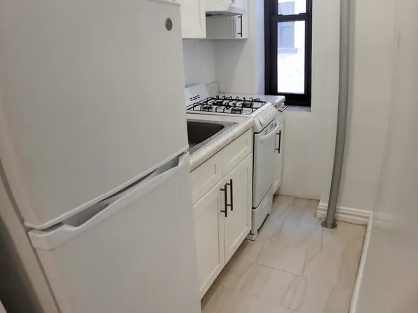 101 Cooper Street image 1 of 10