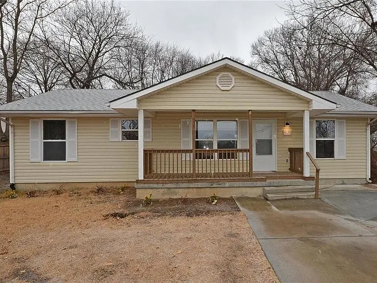 6130 NE Vivion Rd — Photo 1