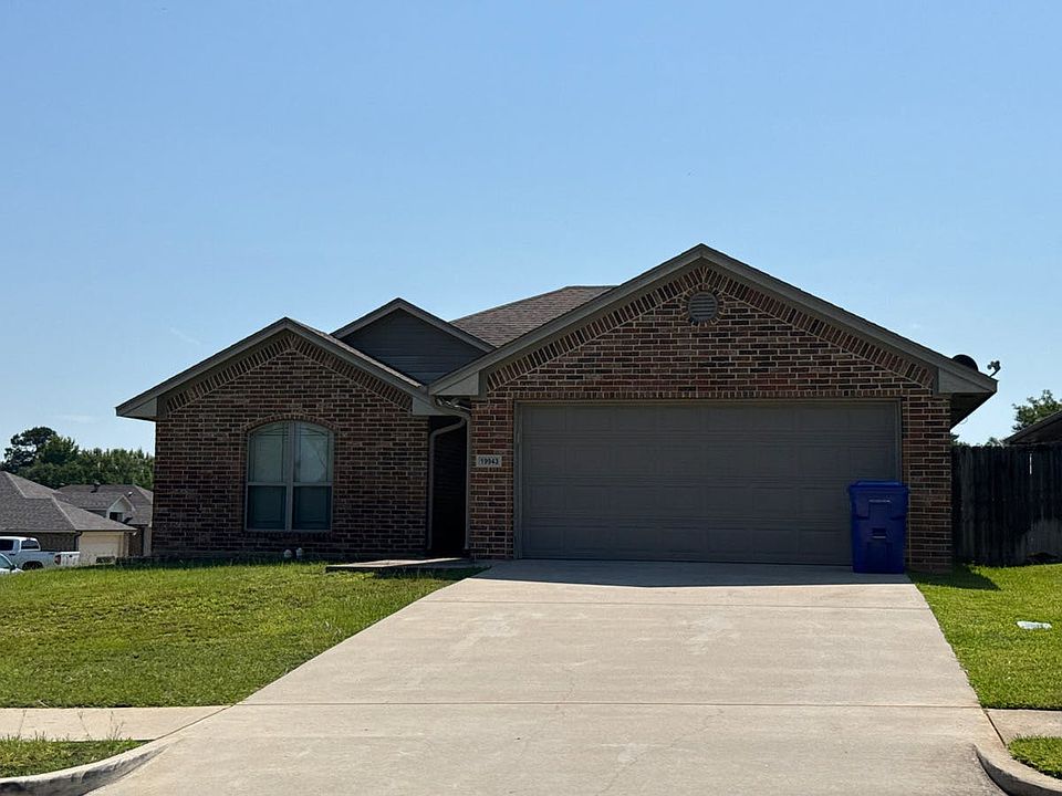 1st image of 19943 Meadow West Ln