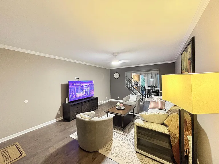 3320 Pencombe Pl — Photo 6