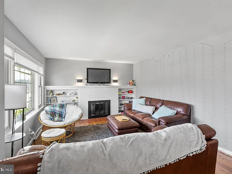 1321 Rowe St #A — Photo 19
