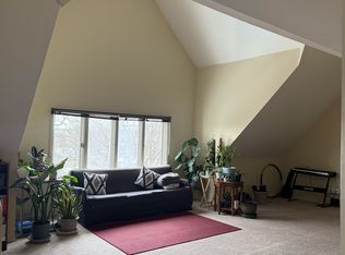 212 W Healey St APT 301, Champaign, IL 61820