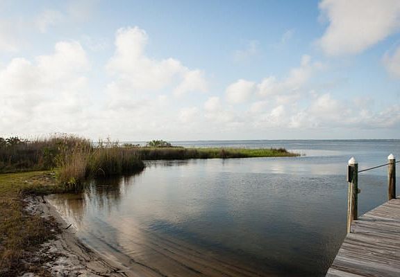 neighborhood bay access