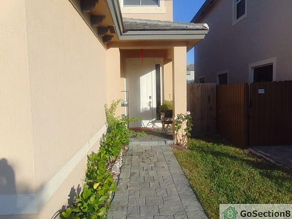 2nd image of 277 SE 31st Ave