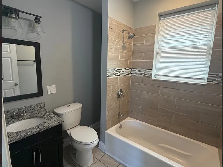 7515 S Essex Ave #1 — Photo 4