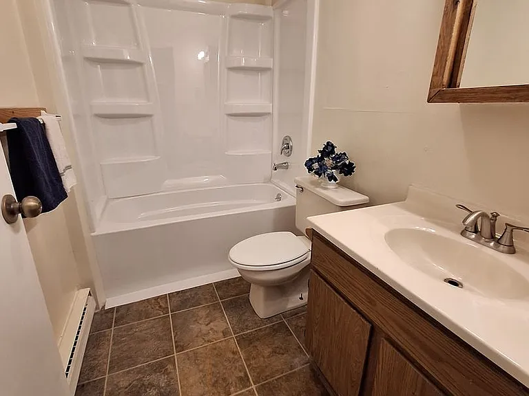 1263 Manitowoc Rd — Photo 12