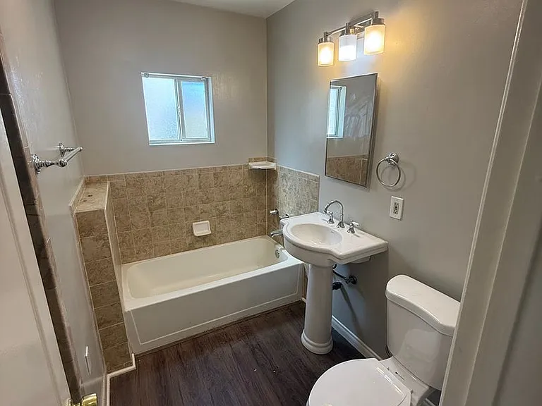 4926 Baltimore Dr — Photo 8