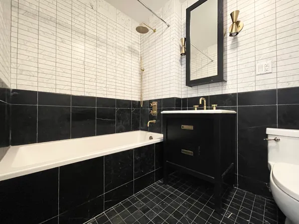 564 Saint Johns Place image 5 of 10