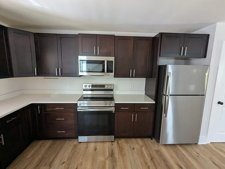 8 Robin Hood Rd #B — Photo 10