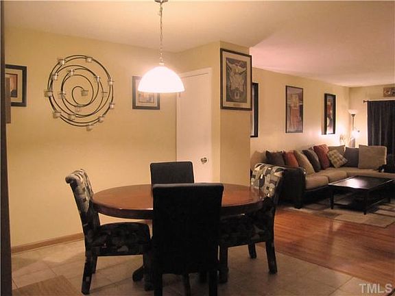 3rd image of 113 Scott Ln