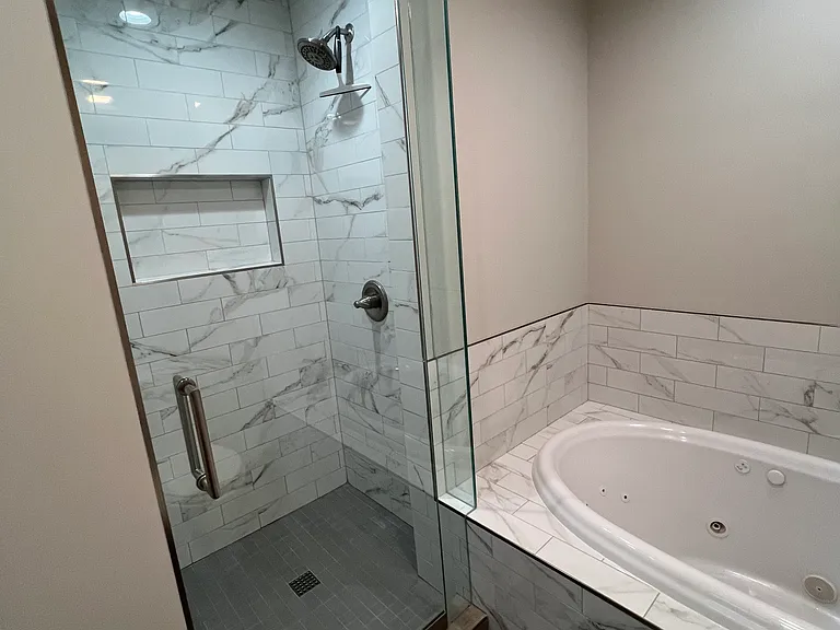 438 N Center St #404 — Photo 8