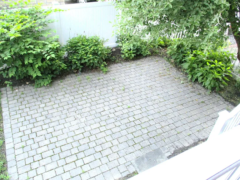 557 E 6th St #1 — Photo 10