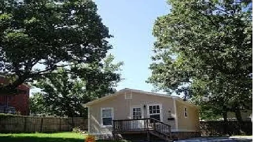 832 W Eagle St Photo 1