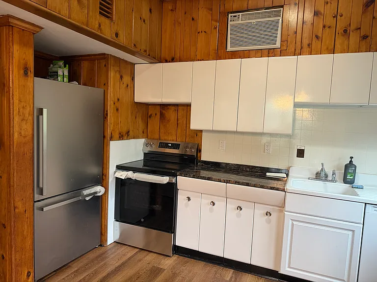 1541 W Main St #2 — Photo 9