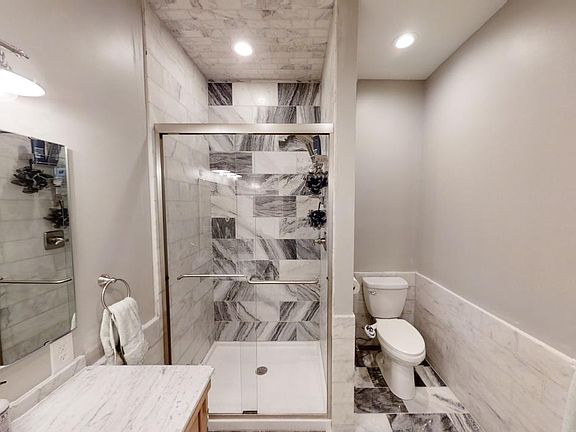 2nd image of 3724 Wyandotte St #2